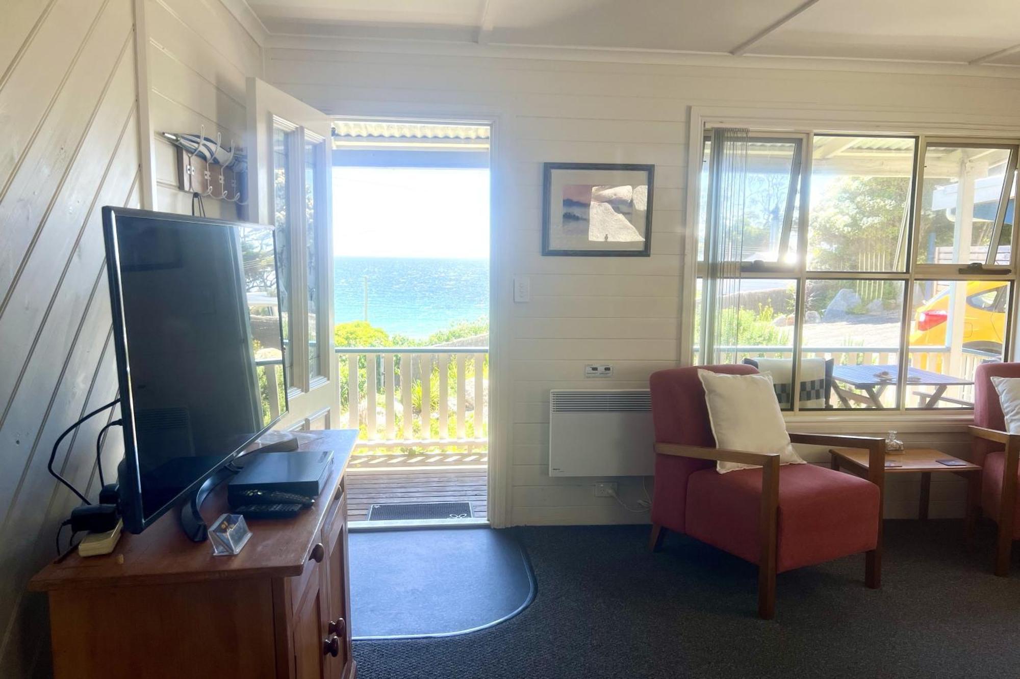 Binalong Beach Cottage Beachfront At Bay Of Fires Next To Restaurant Binalong Bay エクステリア 写真