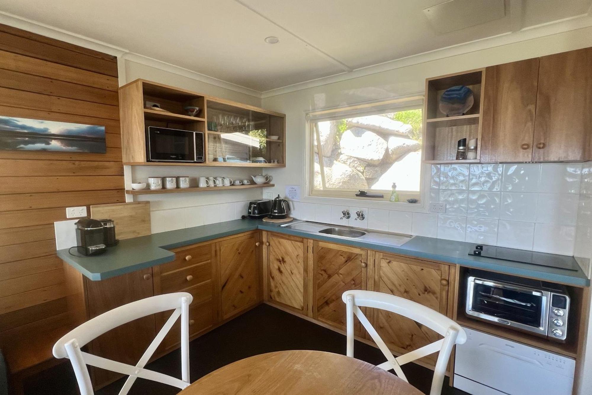 Binalong Beach Cottage Beachfront At Bay Of Fires Next To Restaurant Binalong Bay エクステリア 写真