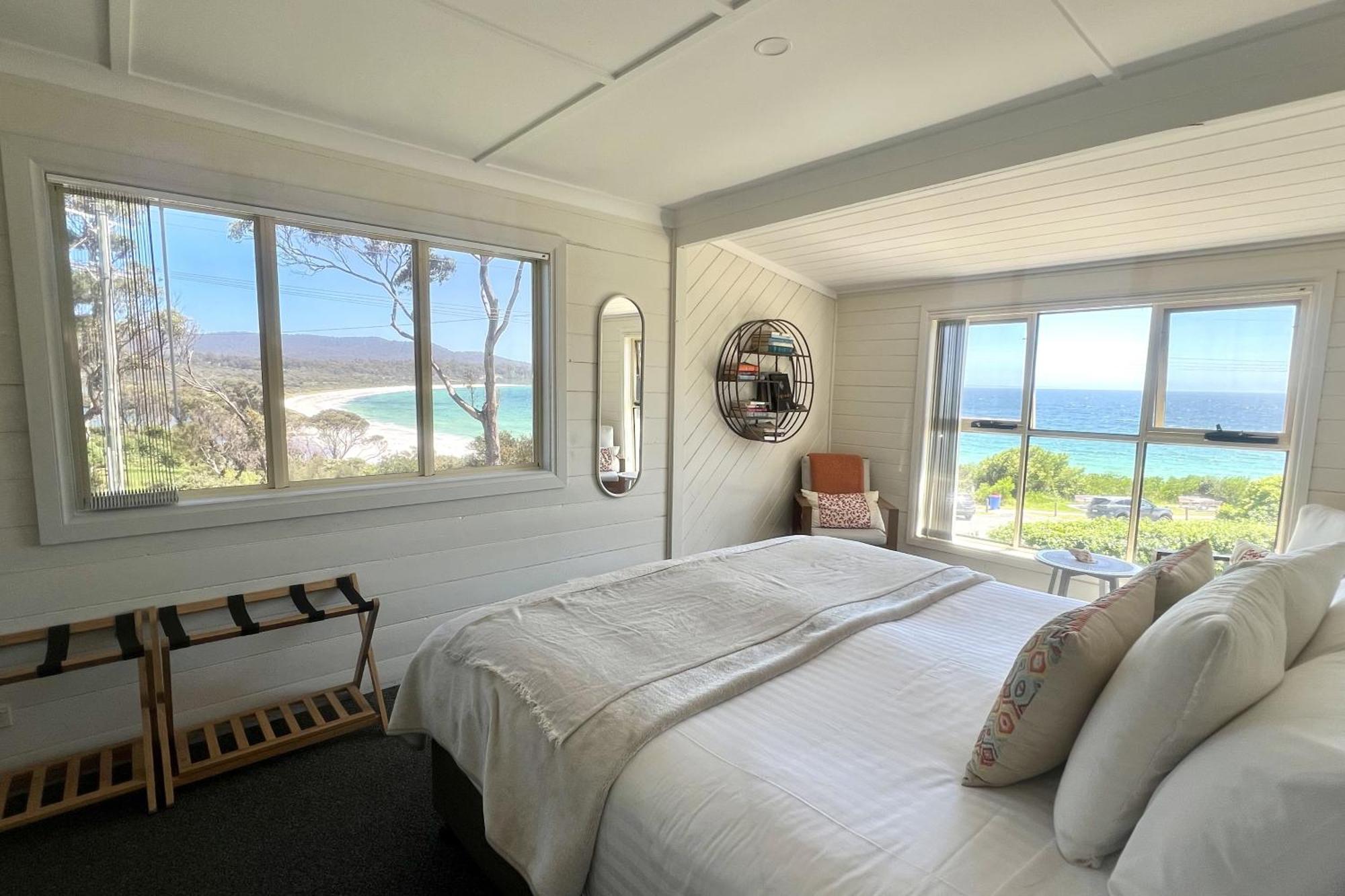 Binalong Beach Cottage Beachfront At Bay Of Fires Next To Restaurant Binalong Bay エクステリア 写真